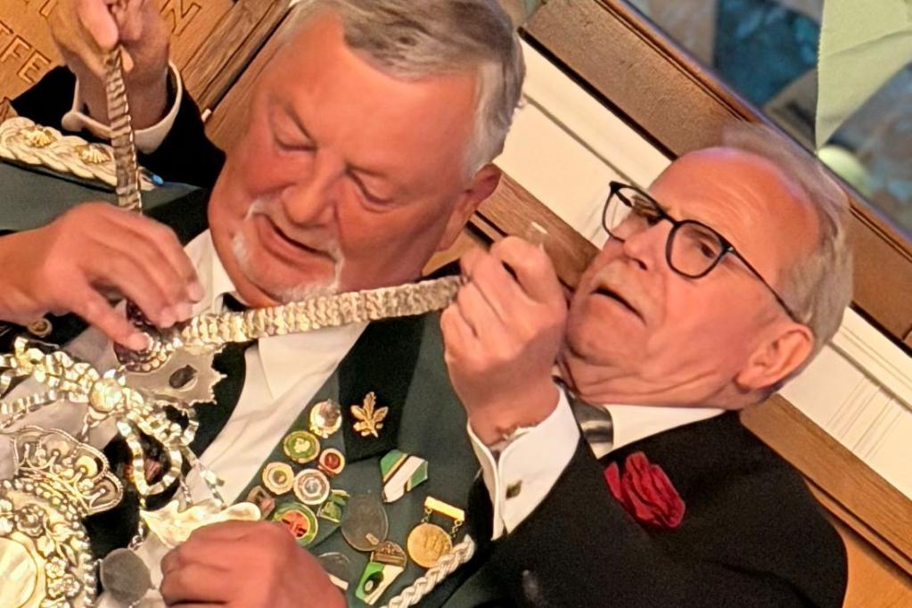 Traditionelle Inthronisierung, die Gilde ist somit für einen Tag ohne König.